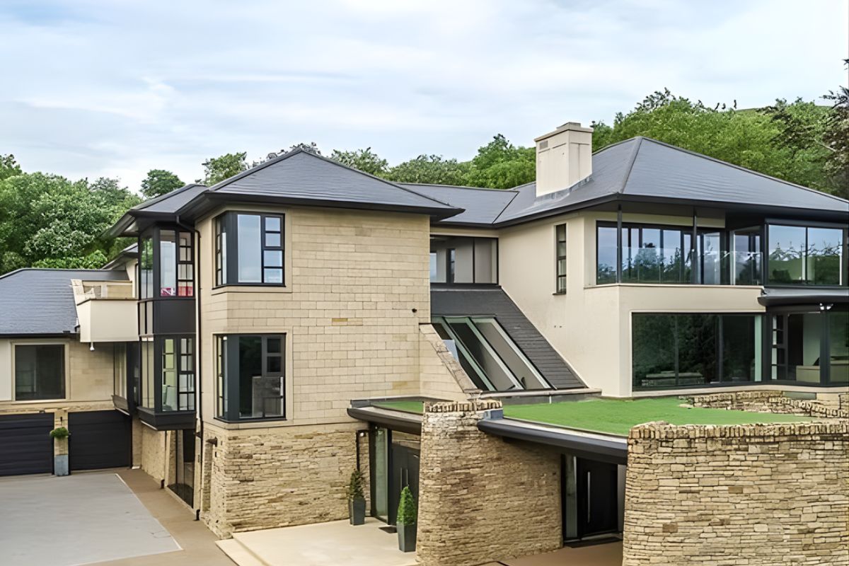 Scholes family property sale