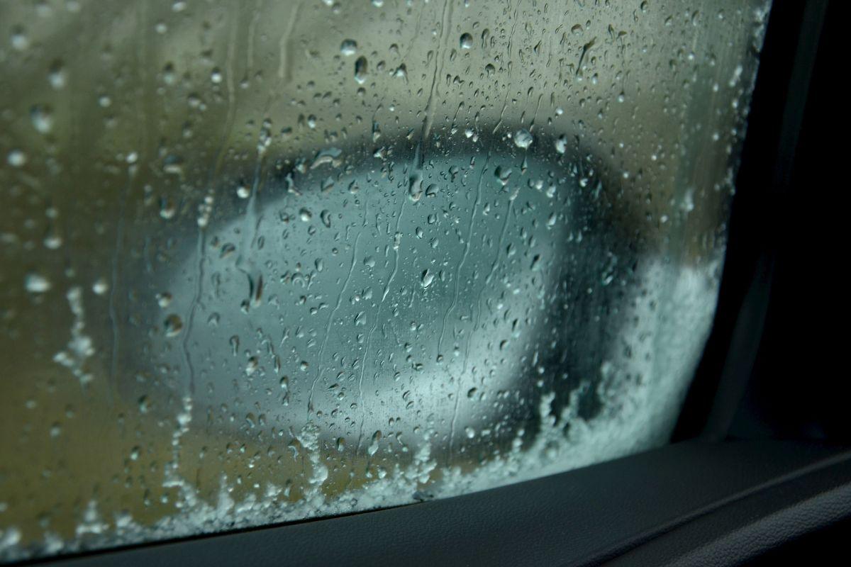 car Windows Keep Fogging Up
