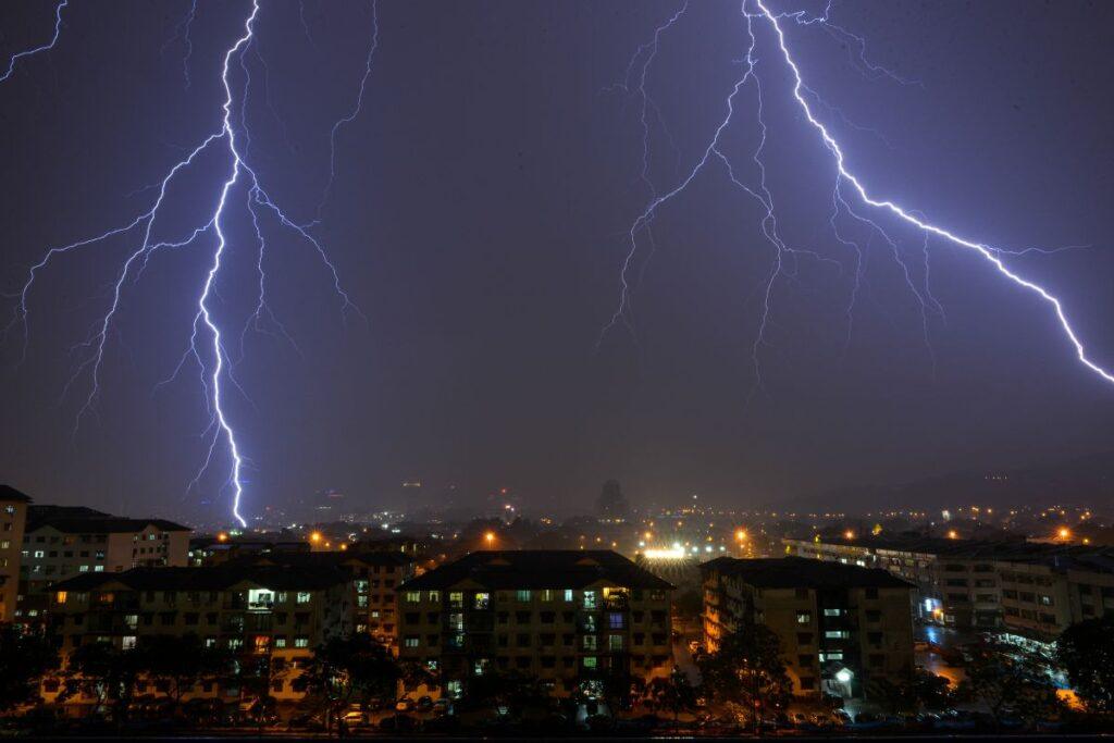 Beware of UK Weather: Thunderstorms Loom Over England & Wales